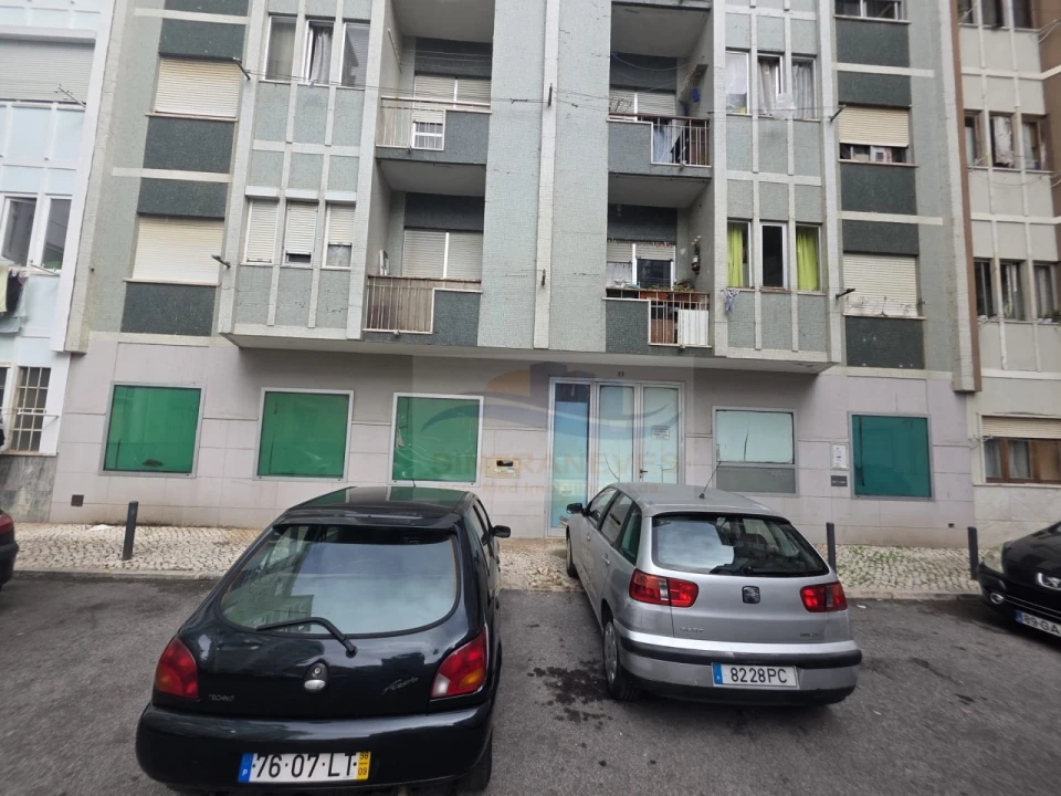 Armazém para Venda em Agualva e Mira-Sintra Foto 1