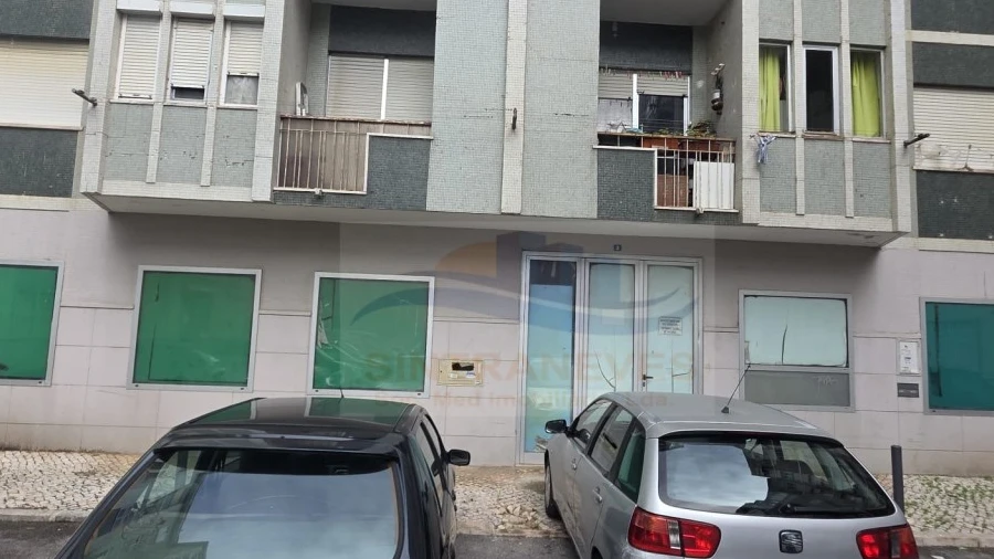 Armazém para Venda em Agualva e Mira-Sintra