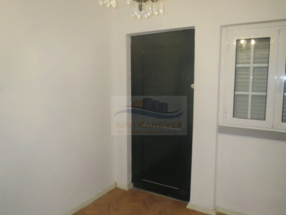 Apartamento T2 para Venda em Pontinha e Famões Foto 6