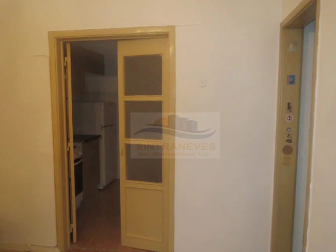 Apartamento T2 para Venda em Pontinha e Famões Foto 7