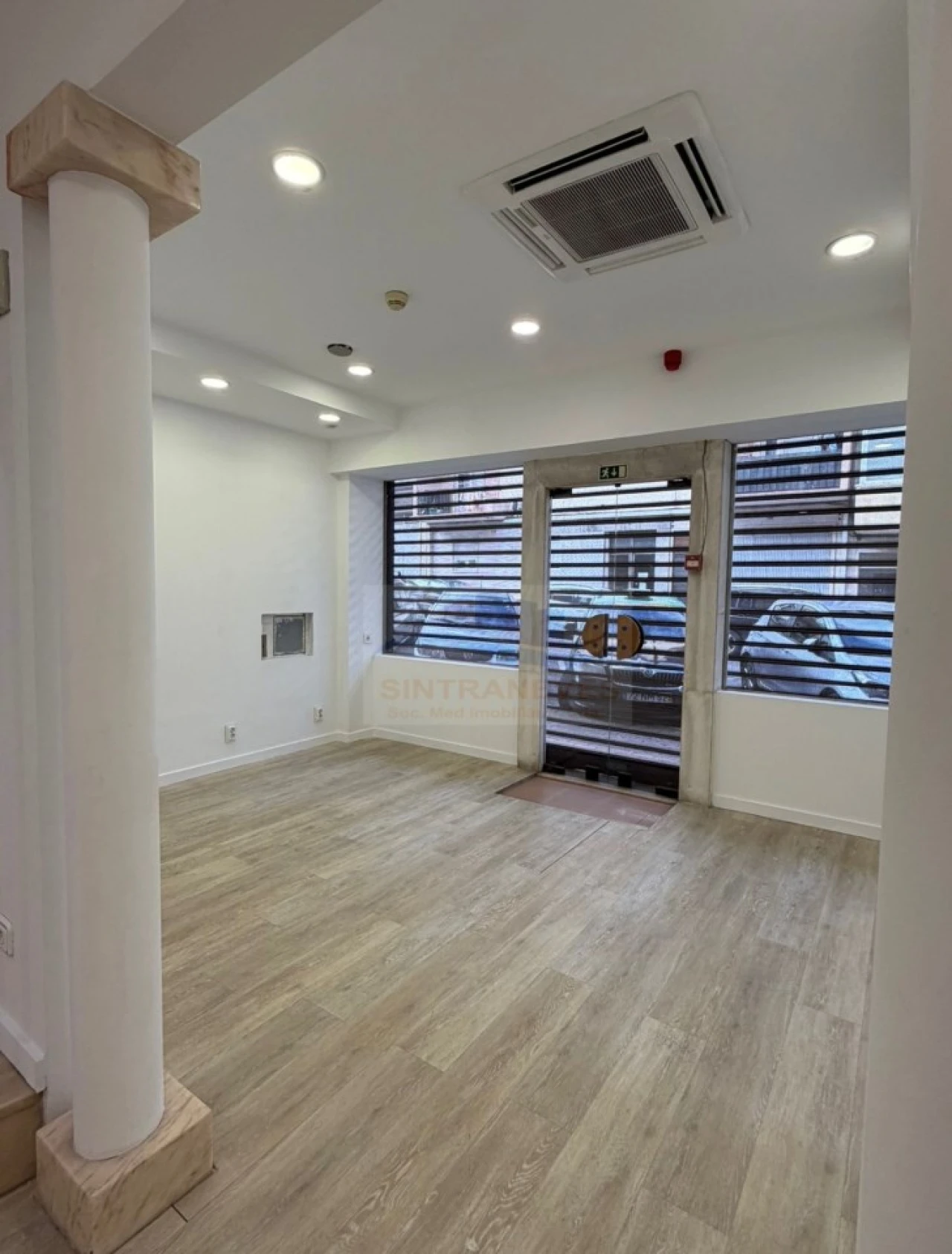 Apartamento T1 para Venda em Águas Livres Foto 1