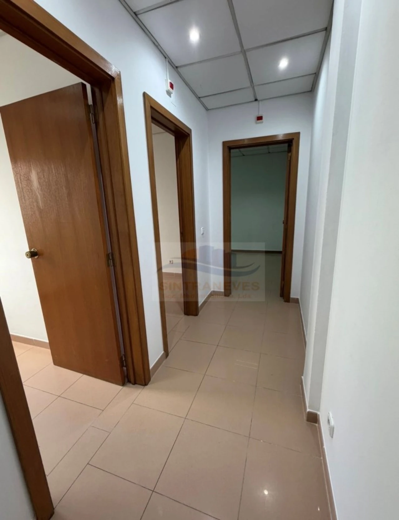 Apartamento T1 para Venda em Águas Livres Foto 2