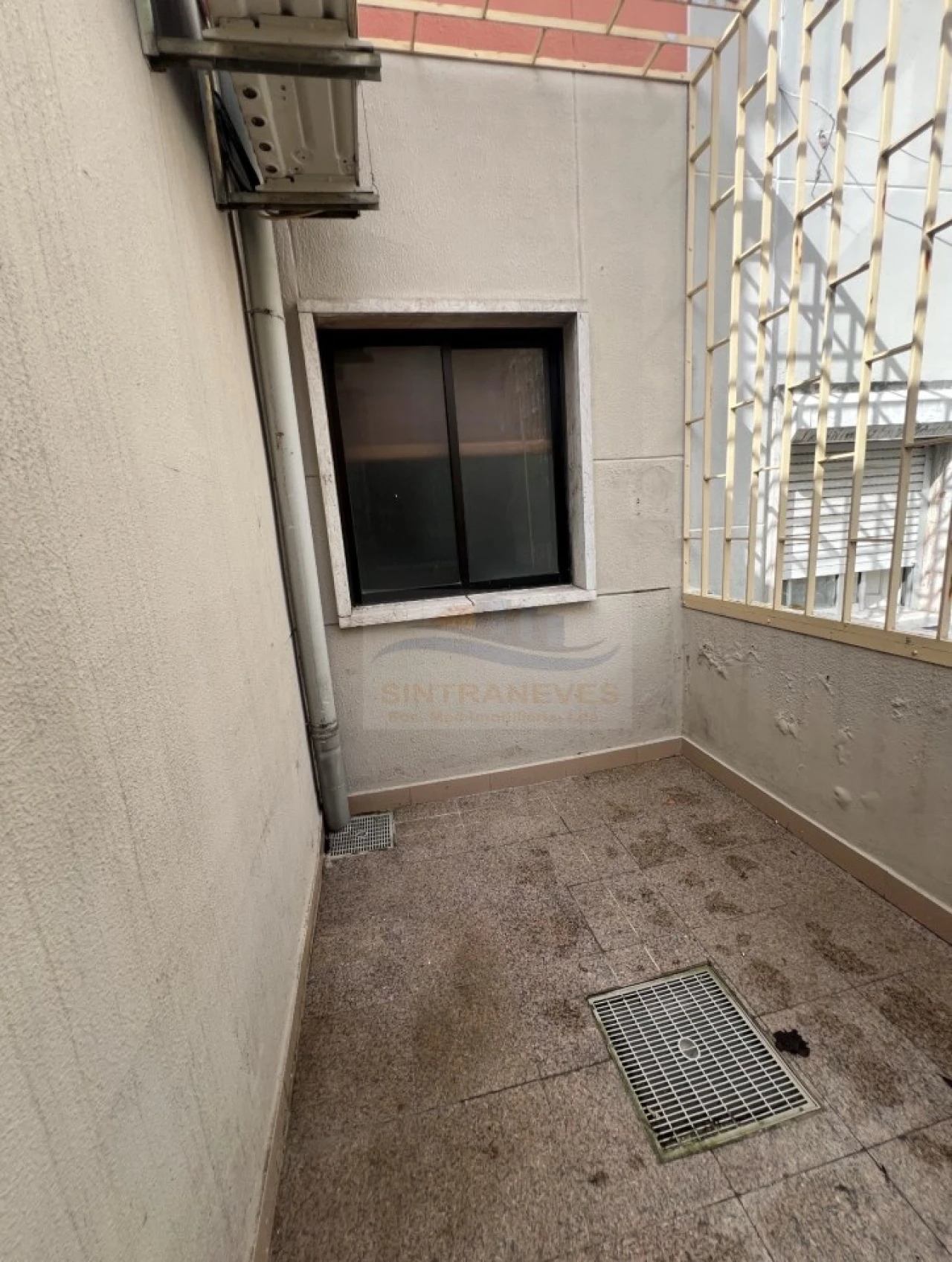 Apartamento T1 para Venda em Águas Livres Foto 8
