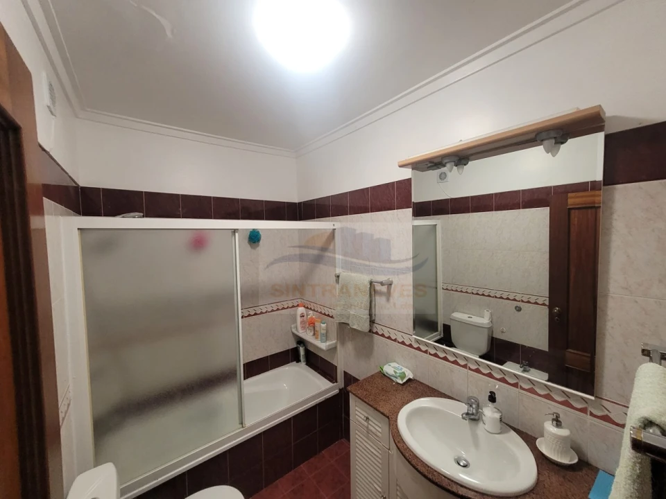 Apartamento T2 para Venda em Massamá e Monte Abraão Foto 10