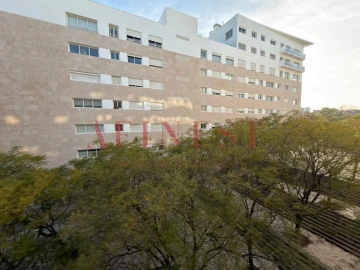 Apartamento T2 para Arrendamento em Parque das Nações
