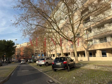 Apartamento T2 para Arrendamento em Parque das Nações