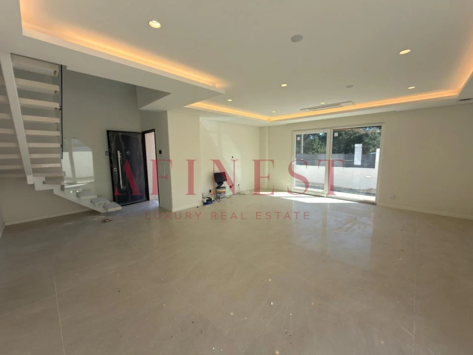 Moradia T4 para Venda em Fernao Ferro Foto 4