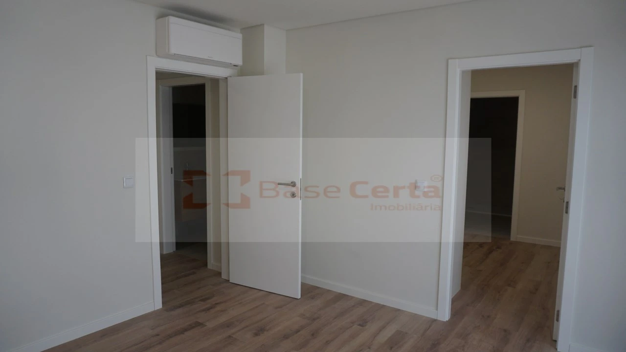 Apartamento T3 para Venda em Almada, Cova da Piedade, Pragal e Cacilhas Foto 20