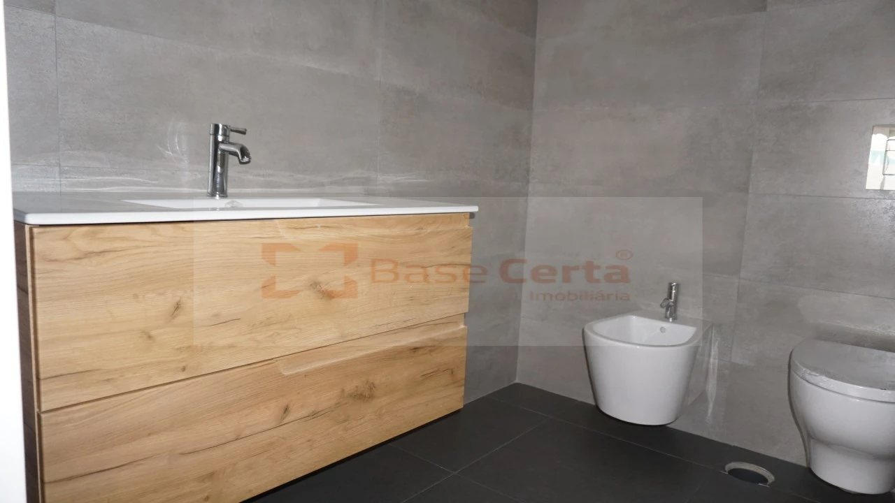 Apartamento T3 para Venda em Almada, Cova da Piedade, Pragal e Cacilhas Foto 6