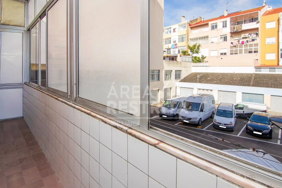 Apartamento T2 para Venda em Amora Foto 3