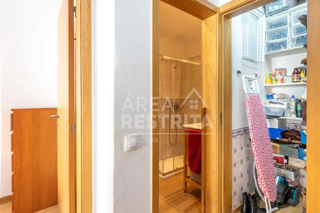 Apartamento T2 para Venda em Amora Foto 11