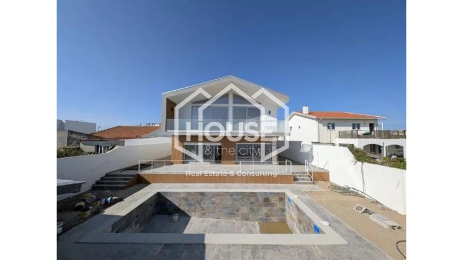 Moradia T5 para Venda em Gafanha da Encarnação Foto 1