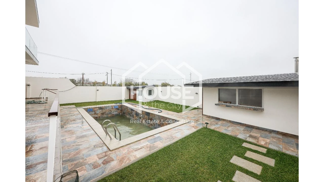 Moradia T5 para Venda em Gafanha da Encarnação Foto 6