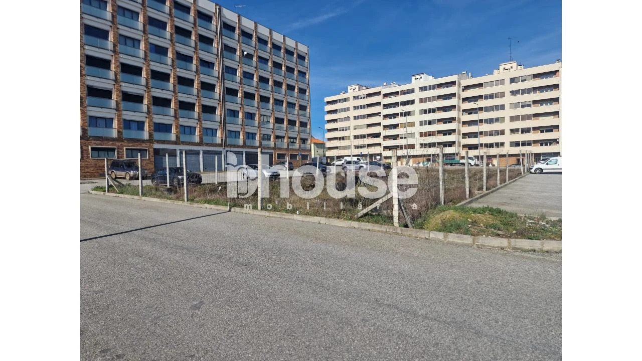 Terreno para Venda em Sé, Santa Maria e Meixedo Foto 1