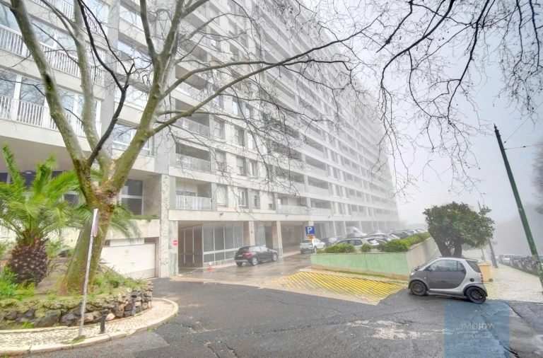 Apartamento T3 para Venda em Santo António Foto 30