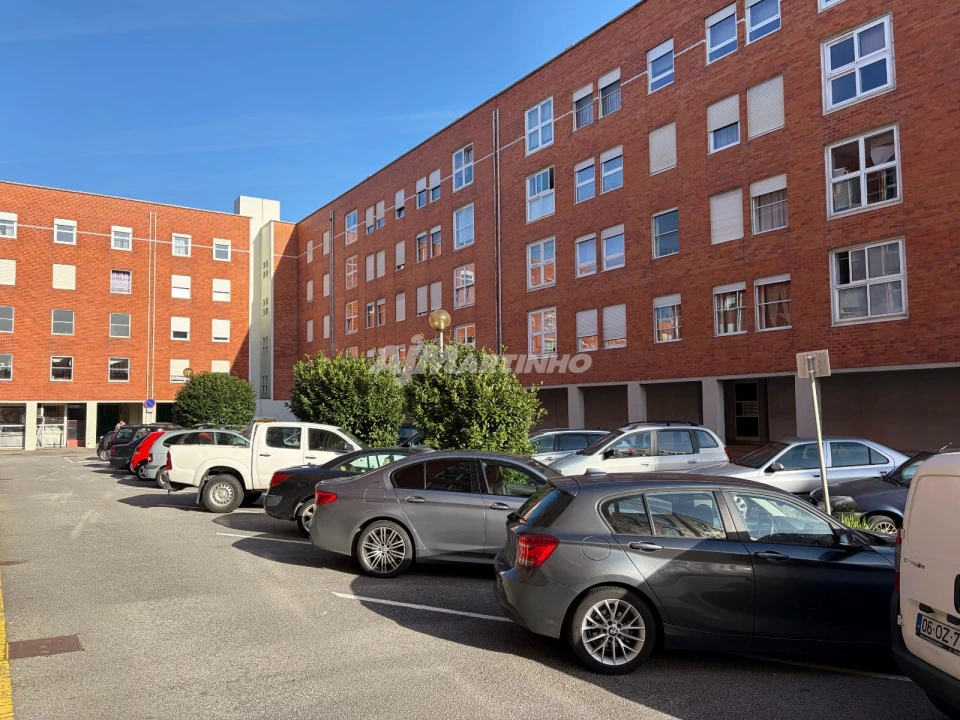 Apartamento T2 para Arrendamento em São Mamede de Infesta e Senhora da Hora Foto 1