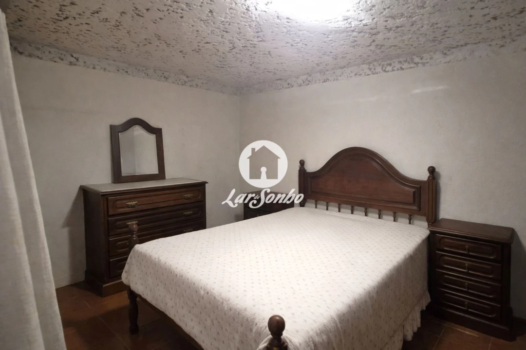 Moradia T4 para Venda em Laundos Foto 14