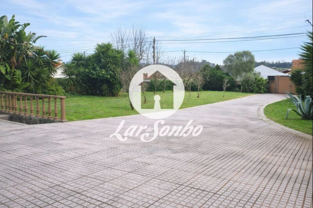 Moradia T4 para Venda em Laundos Foto 22