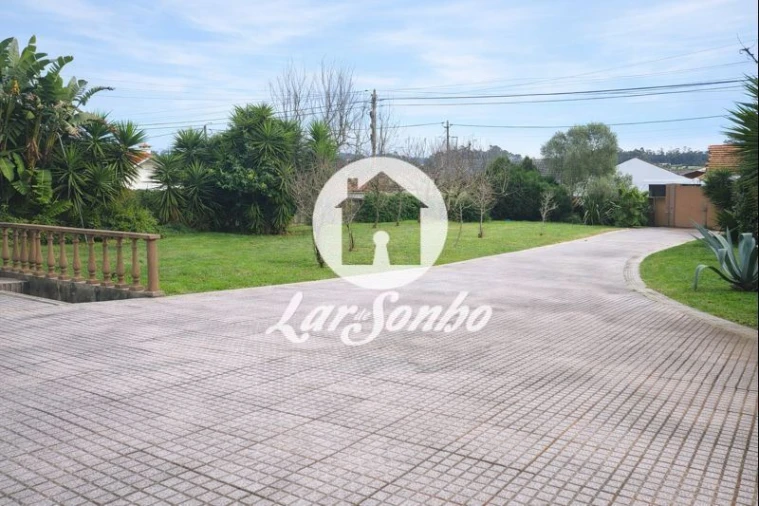 Moradia T4 para Venda em Laundos Foto 22