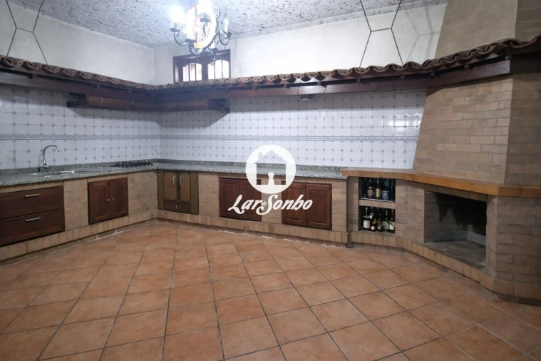 Moradia T4 para Venda em Laundos Foto 23