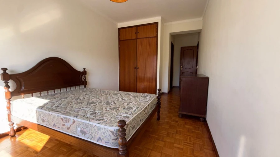 Apartamento T2 para Venda em Tavarede Foto 9