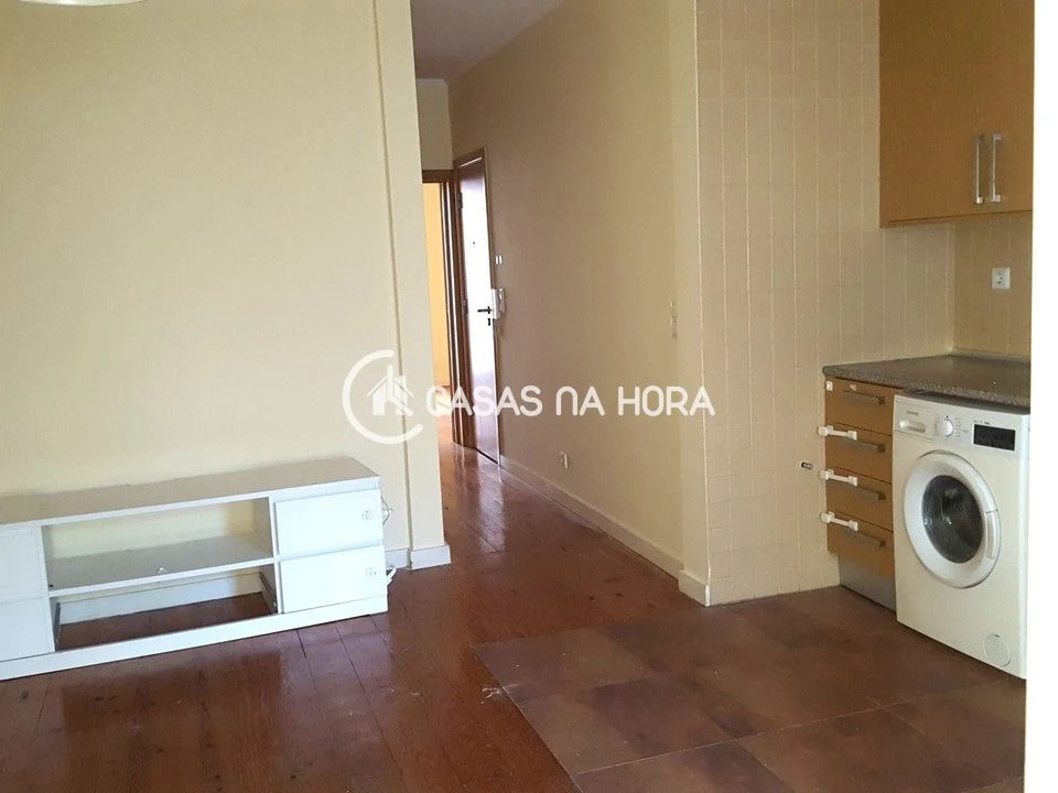 Apartamento T2 para Arrendamento em Penha de França Foto 3