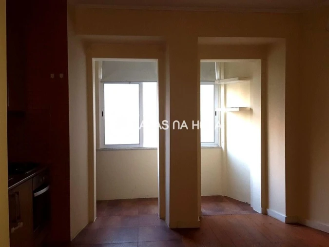 Apartamento T2 para Arrendamento em Penha de França Foto 5
