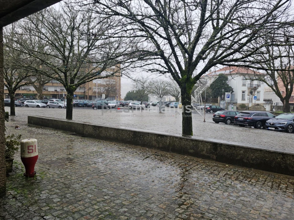 Loja para Arrendamento em Amarante (São Gonçalo), Madalena, Cepelos e Gatão Foto 5