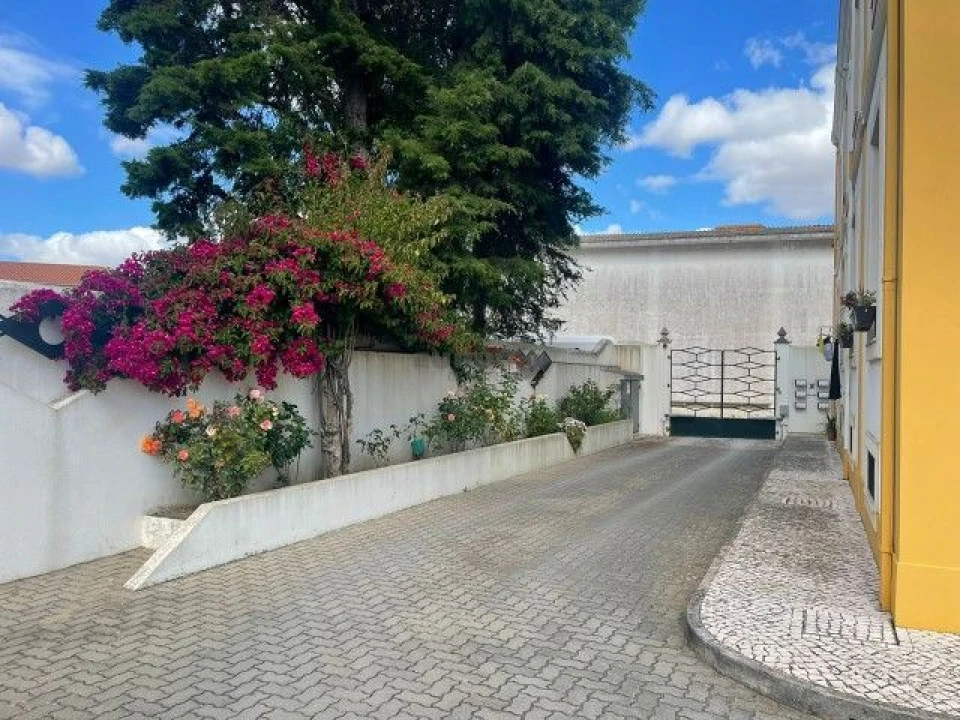 Apartamento T3 para Arrendamento em Marvila, Ribeira Santarém, São Salvador, São Nicolau Foto 1