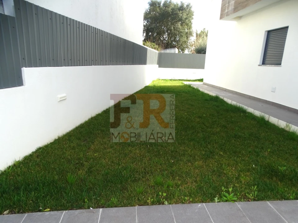 Moradia T5 para Venda em Azeitão (São Lourenço e São Simão) Foto 3