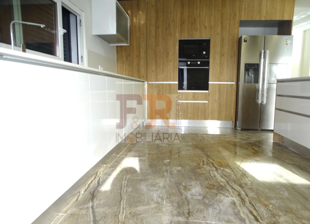 Moradia T5 para Venda em Azeitão (São Lourenço e São Simão) Foto 13