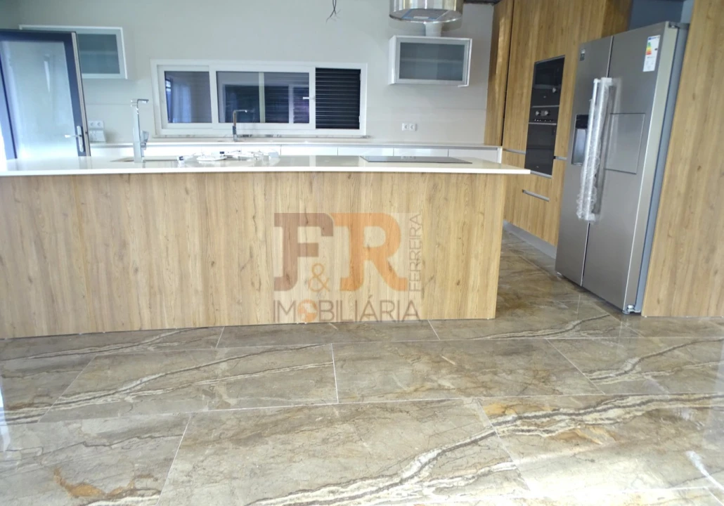 Moradia T5 para Venda em Azeitão (São Lourenço e São Simão) Foto 16