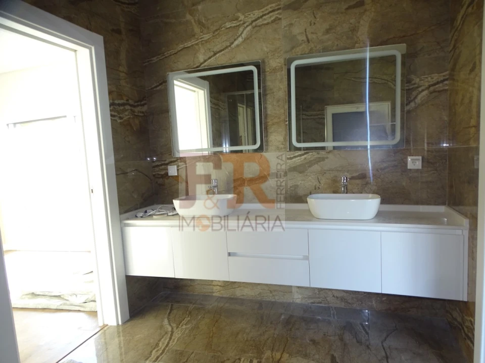 Moradia T5 para Venda em Azeitão (São Lourenço e São Simão) Foto 27