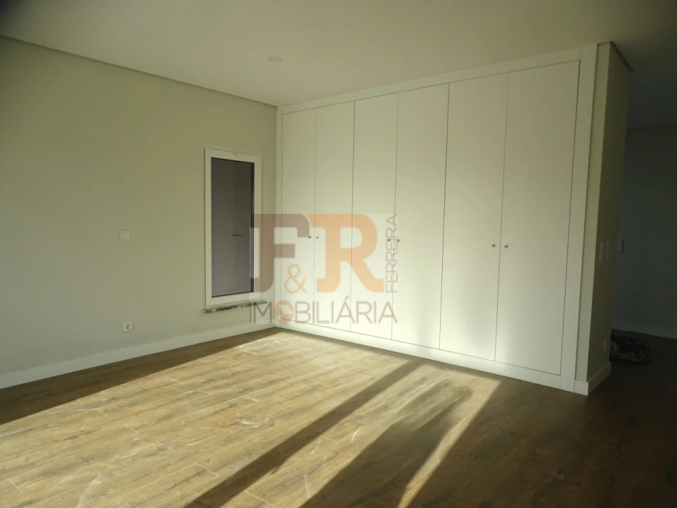 Moradia T5 para Venda em Azeitão (São Lourenço e São Simão) Foto 31