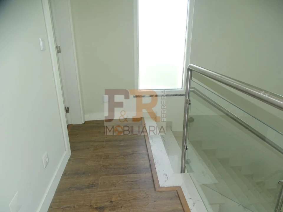 Moradia T5 para Venda em Azeitão (São Lourenço e São Simão) Foto 41