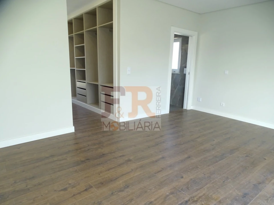 Moradia T5 para Venda em Azeitão (São Lourenço e São Simão) Foto 46