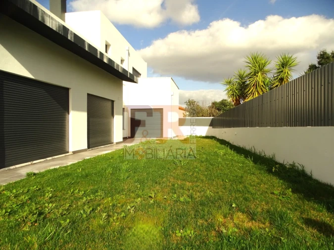 Moradia T5 para Venda em Azeitão (São Lourenço e São Simão) Foto 4