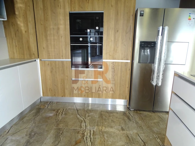 Moradia T5 para Venda em Azeitão (São Lourenço e São Simão) Foto 14