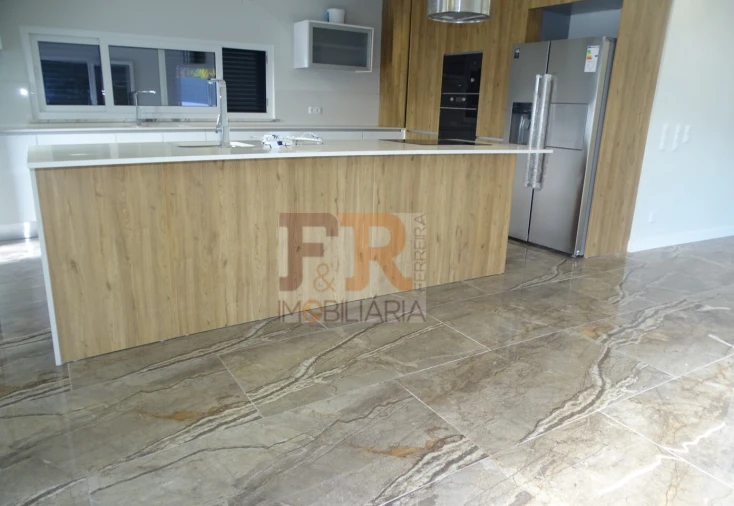 Moradia T5 para Venda em Azeitão (São Lourenço e São Simão) Foto 19