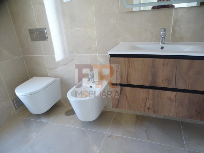 Moradia T5 para Venda em Azeitão (São Lourenço e São Simão) Foto 38