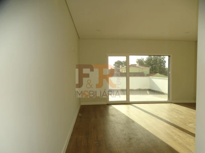 Moradia T5 para Venda em Azeitão (São Lourenço e São Simão) Foto 40