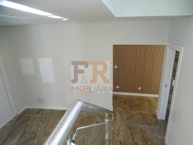 Moradia T5 para Venda em Azeitão (São Lourenço e São Simão) Foto 48