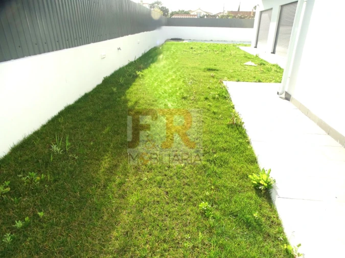 Moradia T5 para Venda em Azeitão (São Lourenço e São Simão) Foto 52