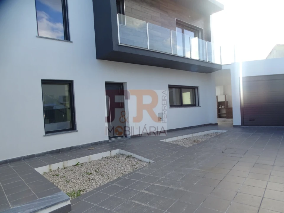 Moradia T5 para Venda em Azeitão (São Lourenço e São Simão) Foto 5