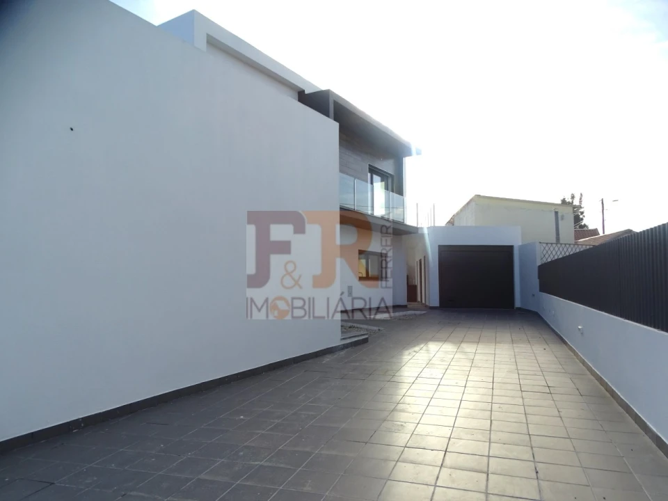 Moradia T5 para Venda em Azeitão (São Lourenço e São Simão) Foto 6