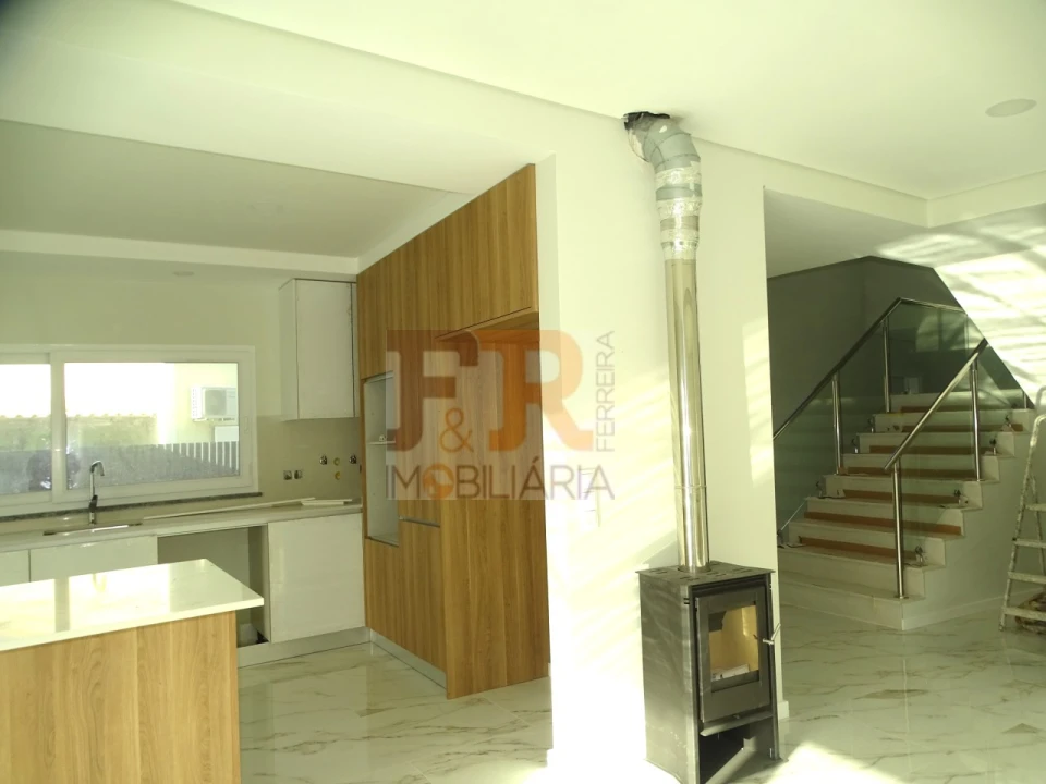 Moradia T5 para Venda em Azeitão (São Lourenço e São Simão) Foto 11