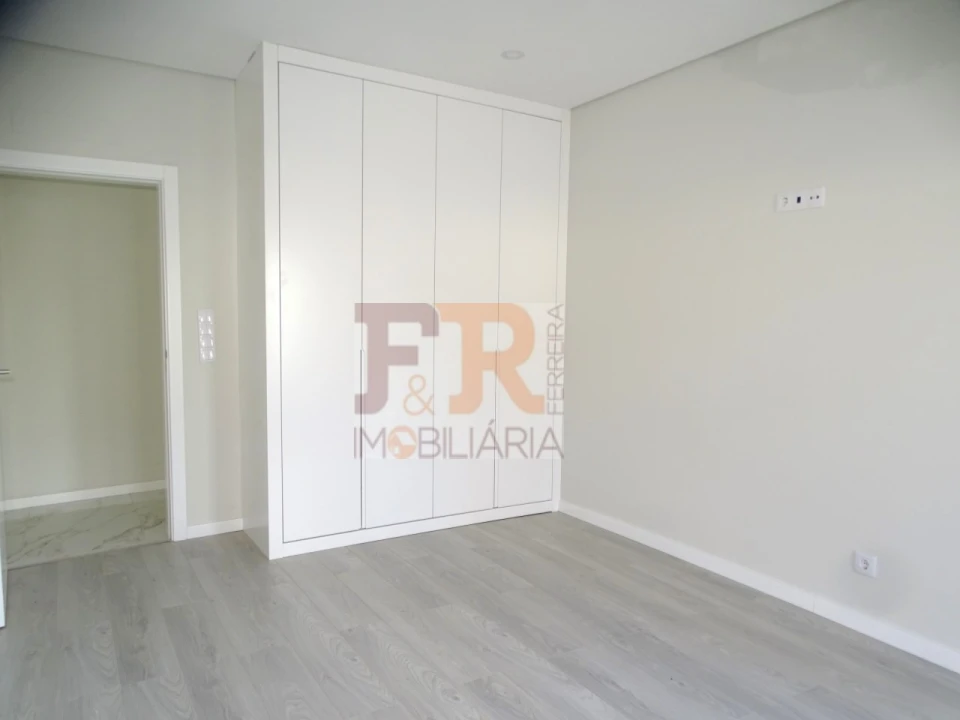 Moradia T5 para Venda em Azeitão (São Lourenço e São Simão) Foto 17