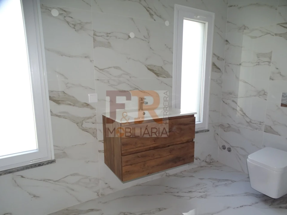 Moradia T5 para Venda em Azeitão (São Lourenço e São Simão) Foto 18