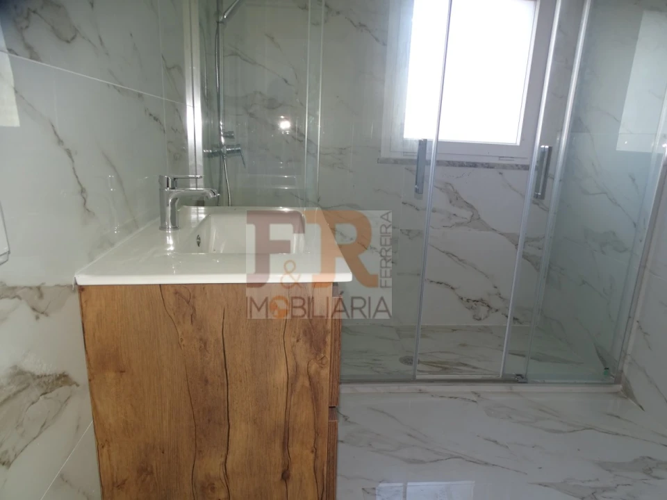 Moradia T5 para Venda em Azeitão (São Lourenço e São Simão) Foto 27