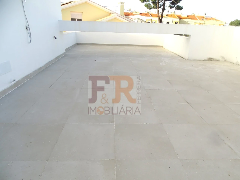 Moradia T5 para Venda em Azeitão (São Lourenço e São Simão) Foto 39